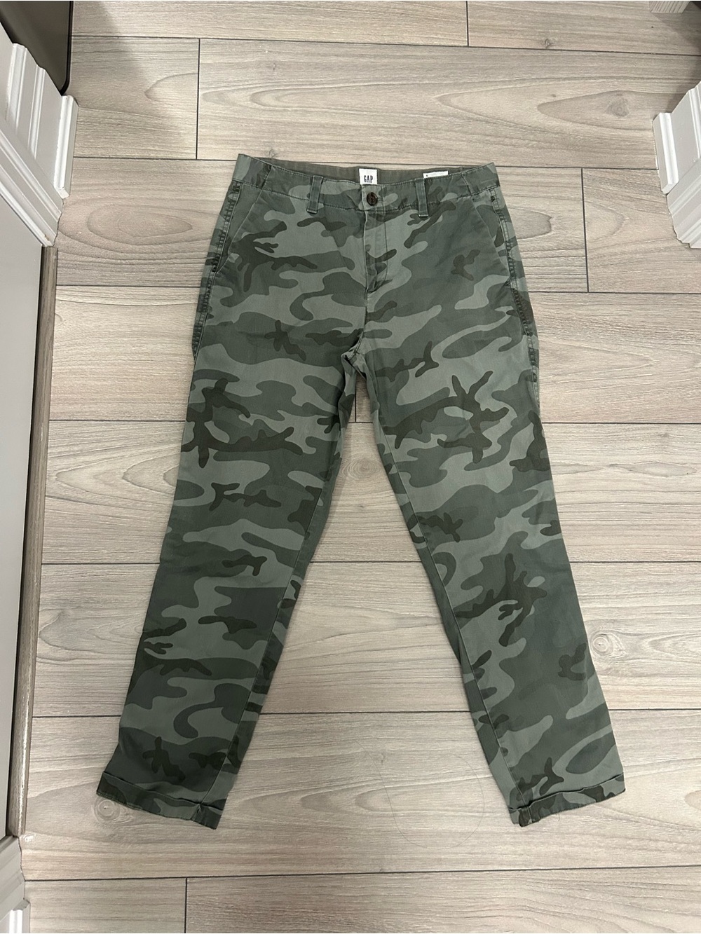 GAP Women's Green Camo Chino Pants